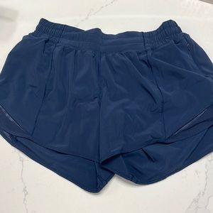 lululemon hotty hot short navy 4’’